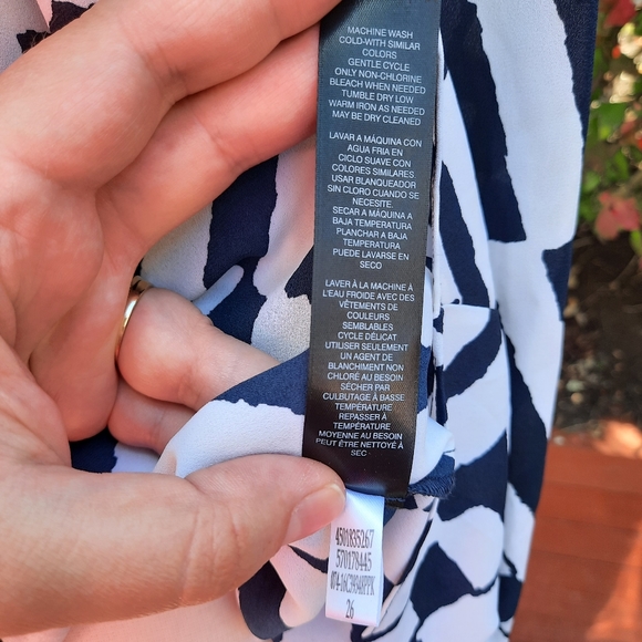 Chico's Travelers Sheer Geo Print Tassel Cutout Silky Coverup Top Navy Medium - Picture 10 of 13